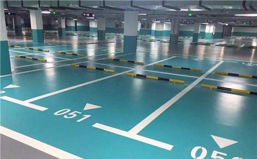 丁青丁青环氧地坪中涂：构筑坚固地面的关键环节